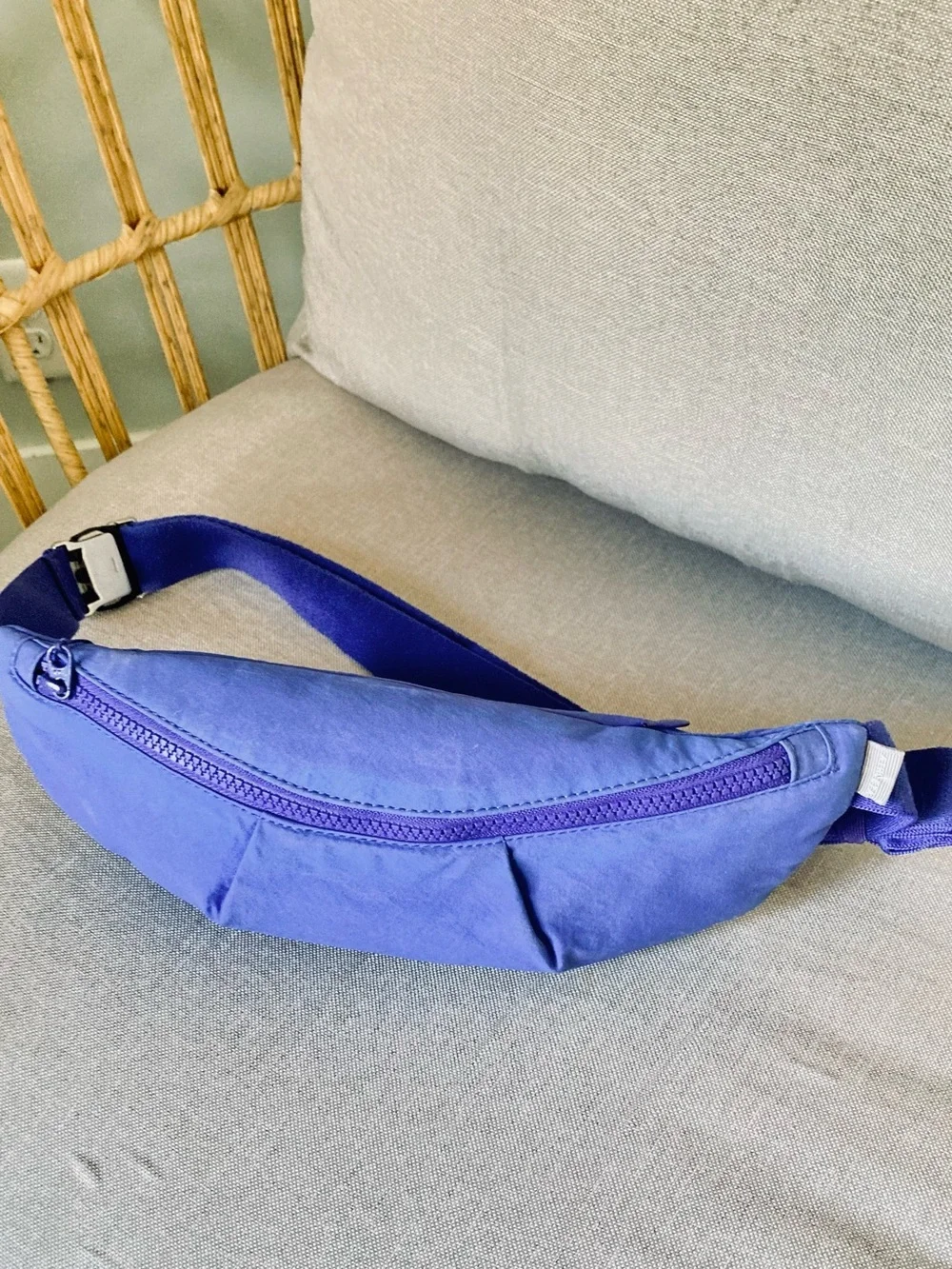 Athleta Kinetic Waist Bag Purple Crossbody Belt Bag Adjustable Nylon